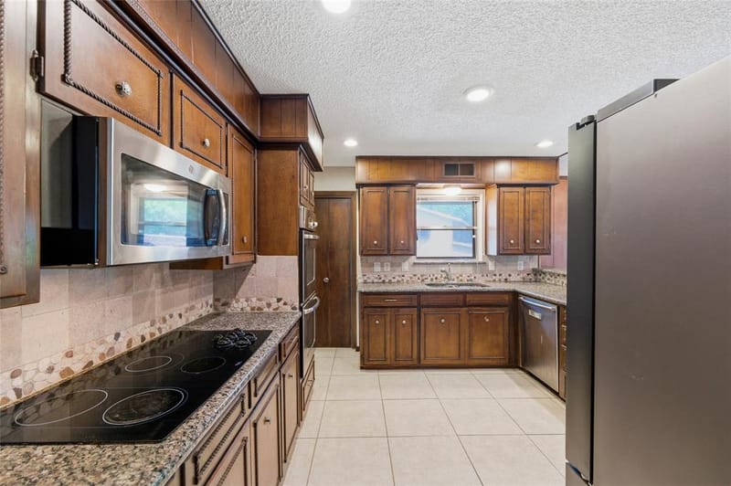 3405 Country Club Road, Pantego TX 76013 - Photo 18