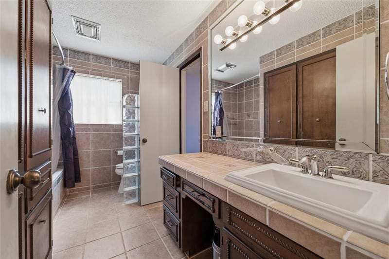 3405 Country Club Road, Pantego TX 76013 - Photo 11