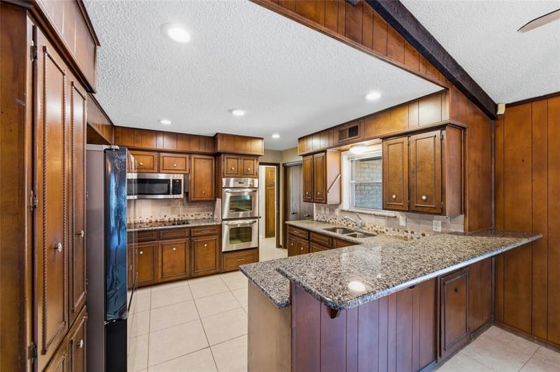 3405 Country Club Road, Pantego TX 76013 - Photo 21