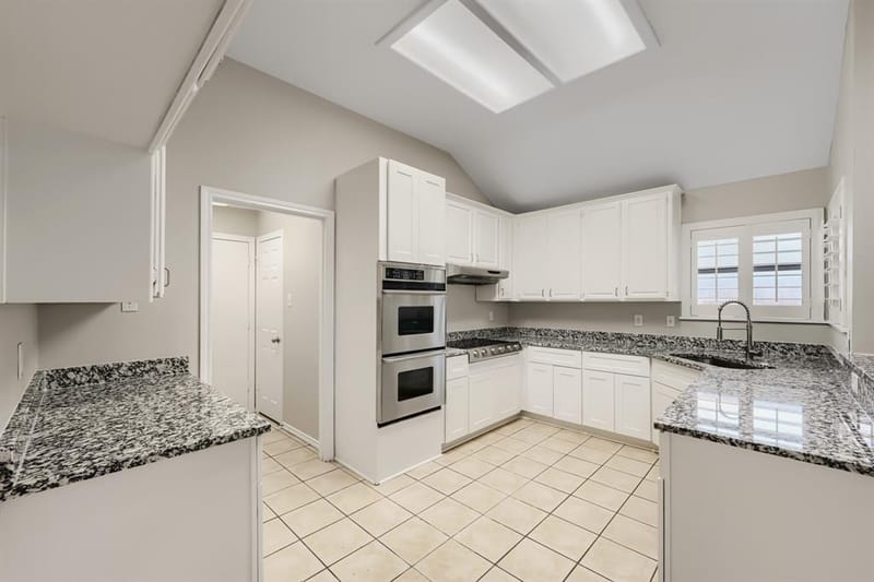 100 Coventry Court, Irving TX 75061 - Photo 6