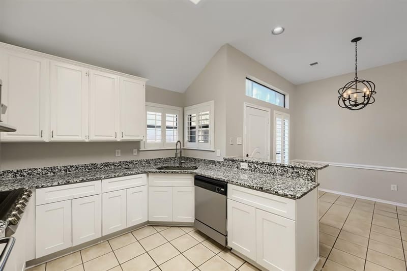 100 Coventry Court, Irving TX 75061 - Photo 7