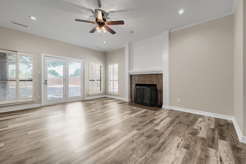 100 Coventry Court, Irving TX 75061 - Photo 4