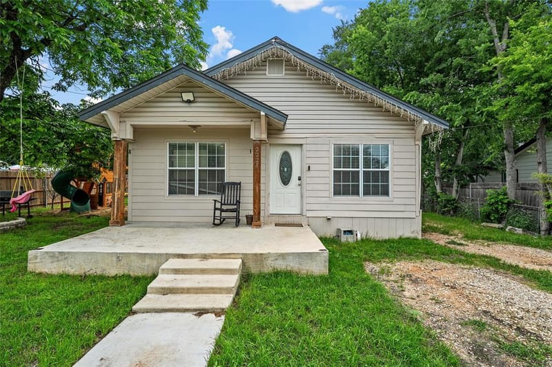 2221 S Park Avenue, Waco TX 76706 - Photo 2