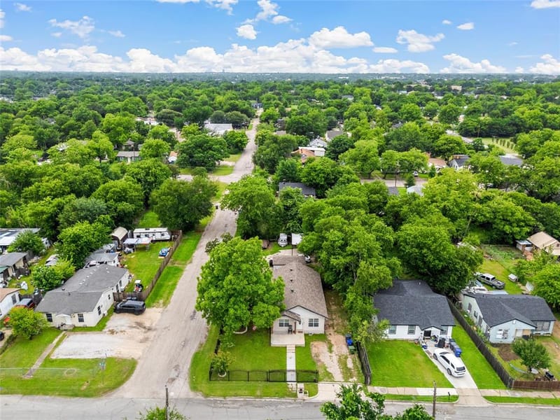 2221 S Park Avenue, Waco TX 76706 - Photo 26