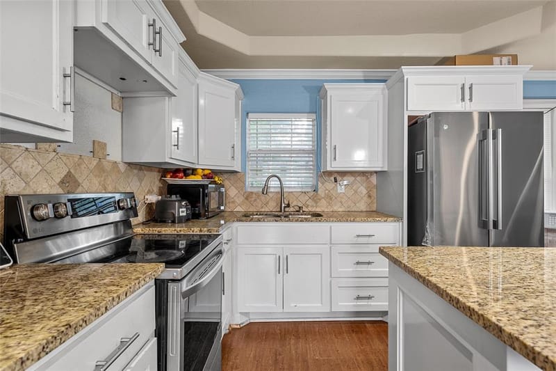 2221 S Park Avenue, Waco TX 76706 - Photo 9