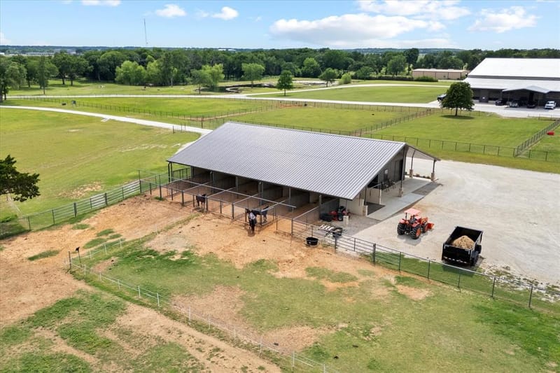 10701 Osburn Road, Pilot Point TX 76258 - Photo 7