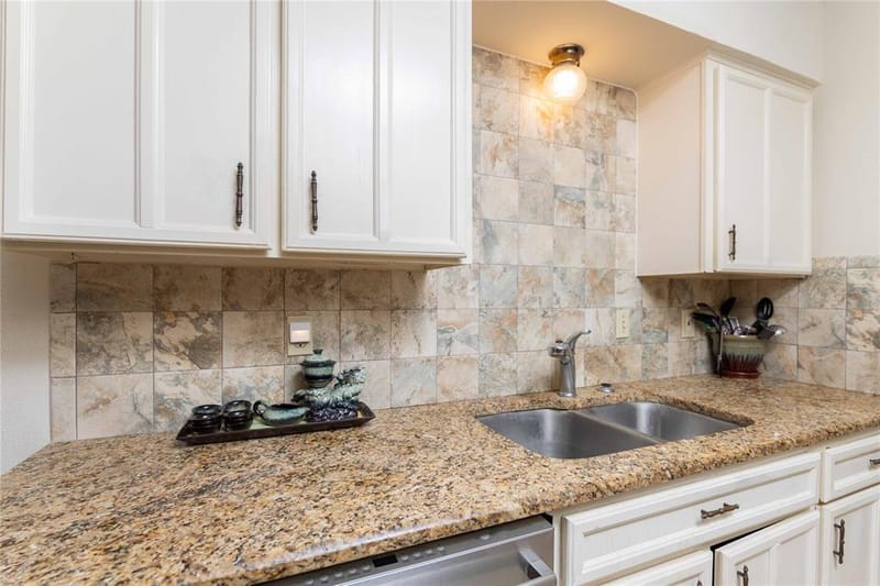 4806 Rollingwood Court, Garland TX 75043 - Photo 9
