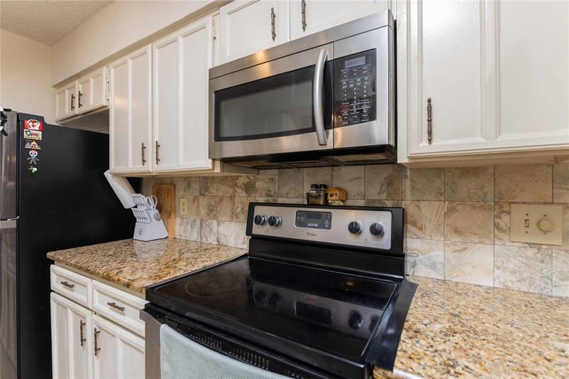 4806 Rollingwood Court, Garland TX 75043 - Photo 10