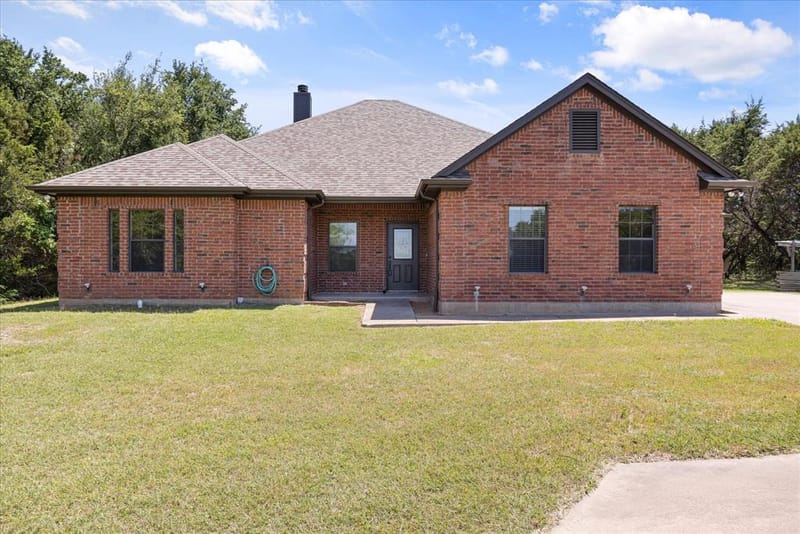 425 Indian Mountain Court, Granbury TX 76048 - Photo 2