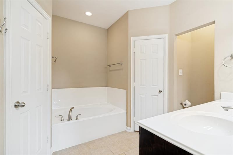 111 Haymeadow Drive, Crandall TX 75114 - Photo 13