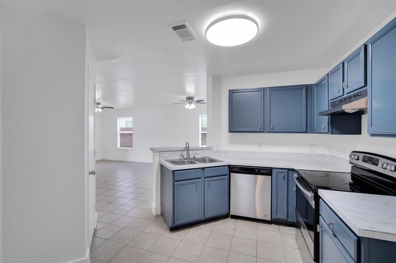 2306 Balvanera Plaza, Dallas TX 75211 - Photo 6
