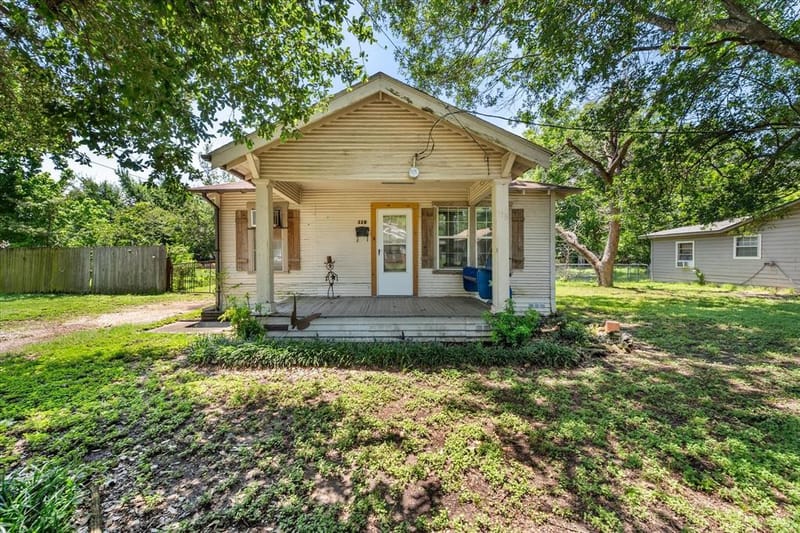 115 Woodland Avenue, Corsicana TX 75110