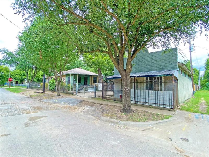 1001 Grandview Avenue, Dallas TX 75223 - Photo 7