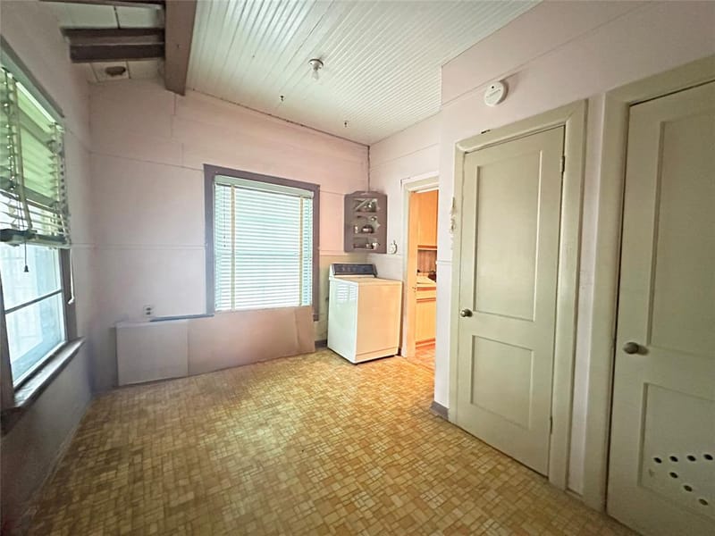 1001 Grandview Avenue, Dallas TX 75223 - Photo 18