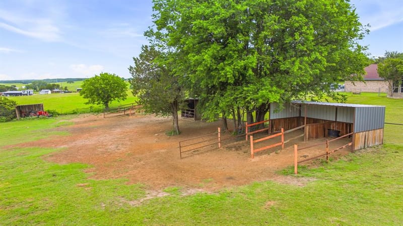 1914 Bentwater Parkway, Granbury TX 76049 - Photo 10