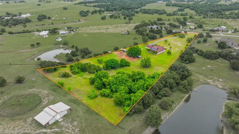1914 Bentwater Parkway, Granbury TX 76049 - Photo 11
