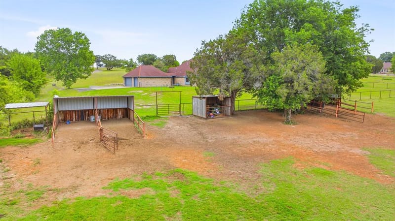 1914 Bentwater Parkway, Granbury TX 76049 - Photo 35