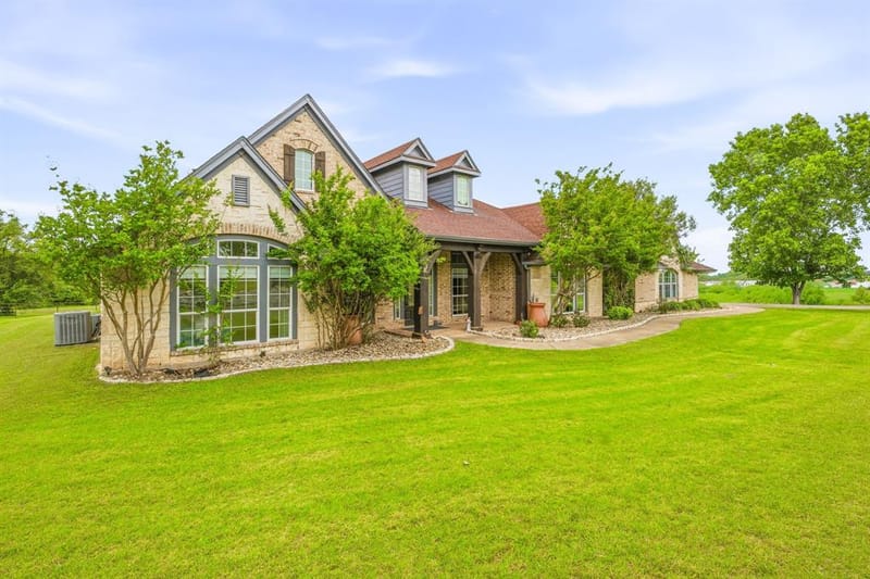 1914 Bentwater Parkway, Granbury TX 76049 - Photo 8