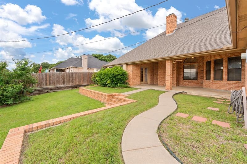 413 Lincoln Oaks Drive, Burleson TX 76028 - Photo 23