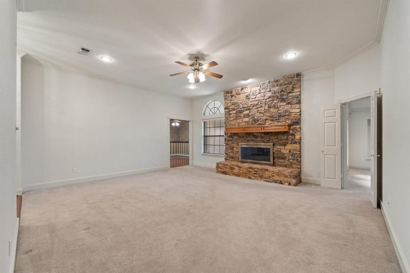 413 Lincoln Oaks Drive, Burleson TX 76028 - Photo 6