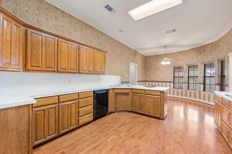 413 Lincoln Oaks Drive, Burleson TX 76028 - Photo 12
