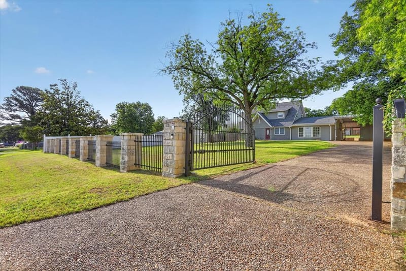 12410 Deeds Court, Azle TX 76020 - Photo 2