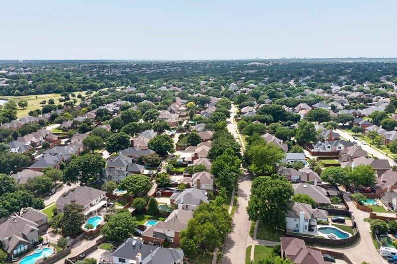 640 Forest Bend Drive, Plano TX 75025 - Photo 4
