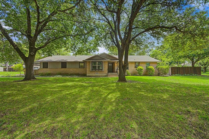 106 Pecan Creek Street, Red Oak TX 75154 - Photo 2