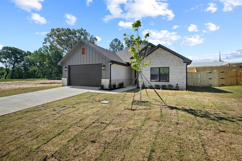 212 Central Park Court, Athens TX 75751 - Photo 2