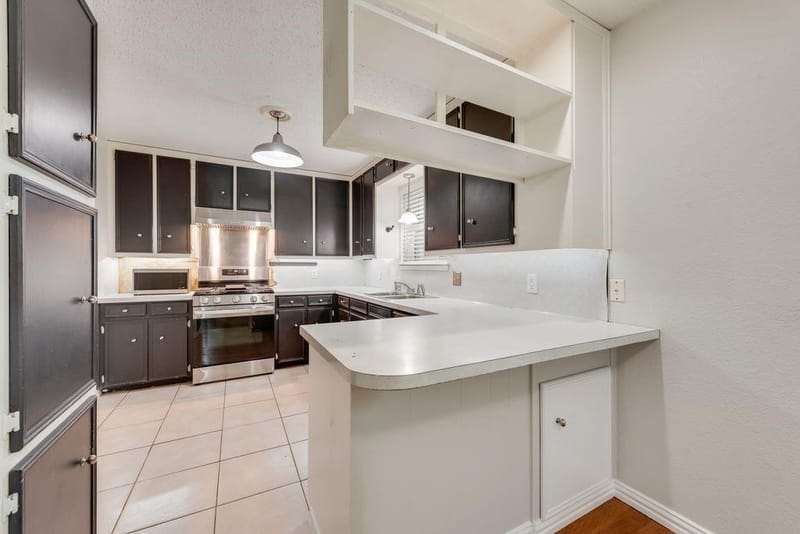 809 Buffalo Drive, Arlington TX 76013 - Photo 3