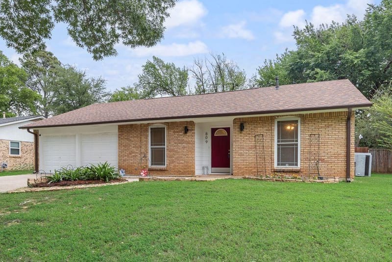 809 Buffalo Drive, Arlington TX 76013