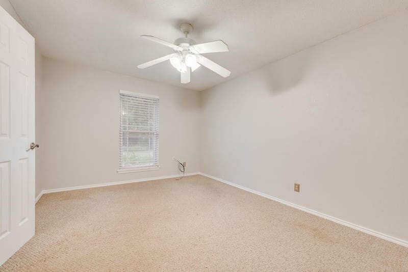 809 Buffalo Drive, Arlington TX 76013 - Photo 10