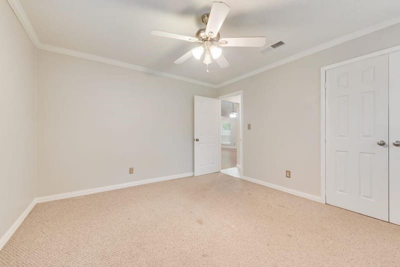 809 Buffalo Drive, Arlington TX 76013 - Photo 11