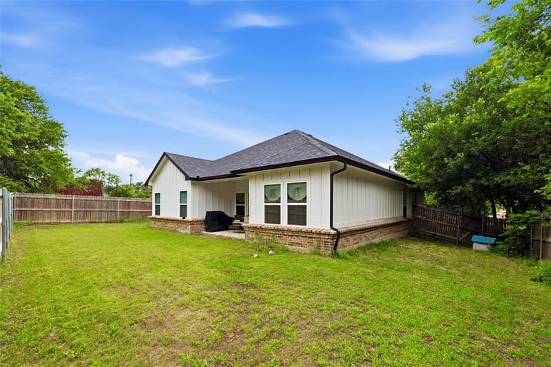 203 Pioneer Drive, Keene TX 76059 - Photo 38
