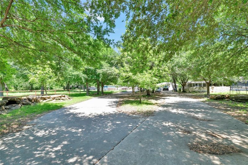 5313 Hidden Oaks Lane, Arlington TX 76017 - Photo 6