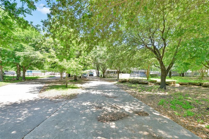 5313 Hidden Oaks Lane, Arlington TX 76017 - Photo 5
