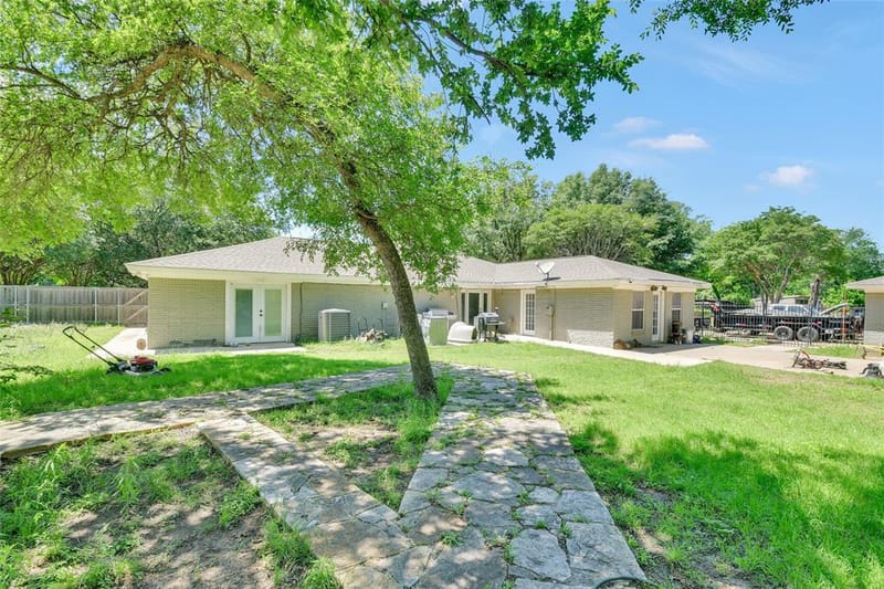 5313 Hidden Oaks Lane, Arlington TX 76017 - Photo 14