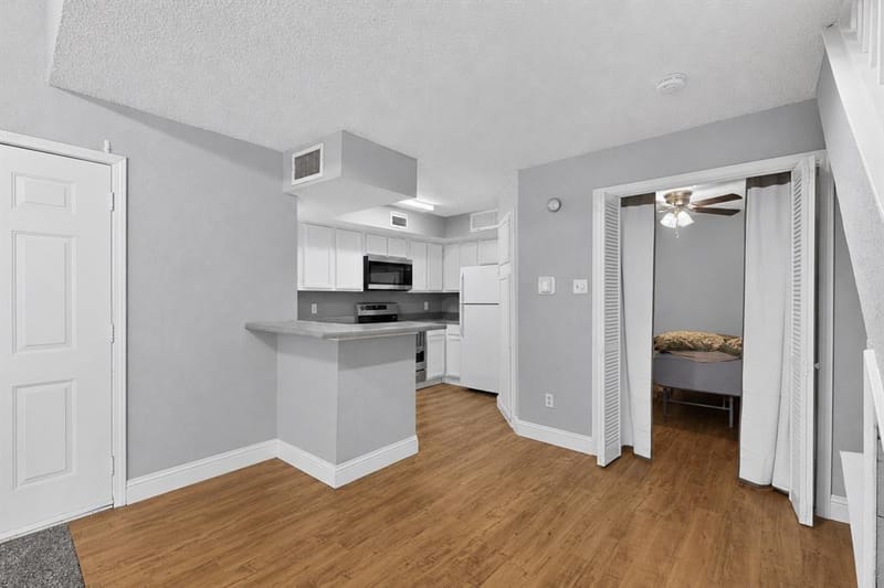 9811 Walnut Street # 203, Dallas TX 75243 - Photo 10