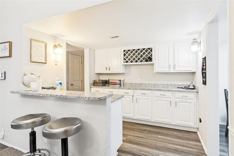 10826 Wallbrook Drive, Dallas TX 75238 - Photo 9
