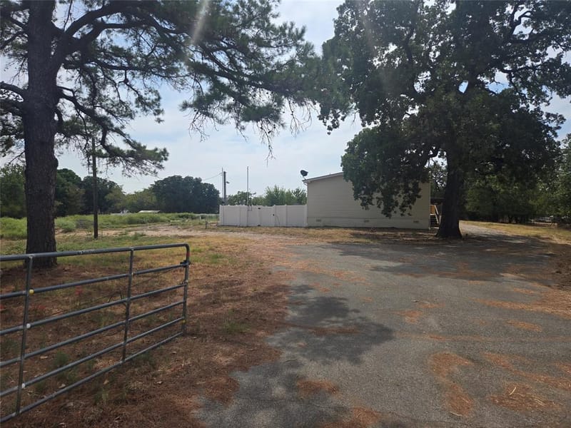 1331 Jay Bird Road, Springtown TX 76082 - Photo 10