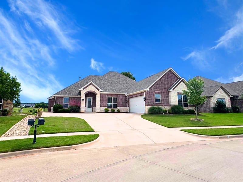 2025 Clive Drive, Granbury TX 76048 - Photo 27