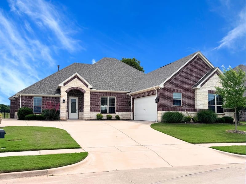 2025 Clive Drive, Granbury TX 76048 - Photo 2