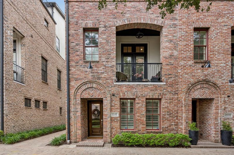 2141 Norlock Lane, Dallas TX 75201 - Photo 2