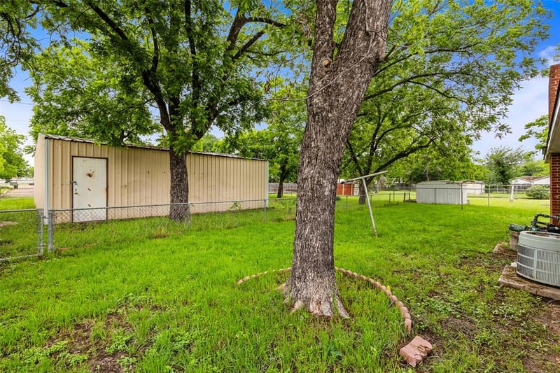 2700 Briarwood Lane, Bellmead TX 76705 - Photo 12