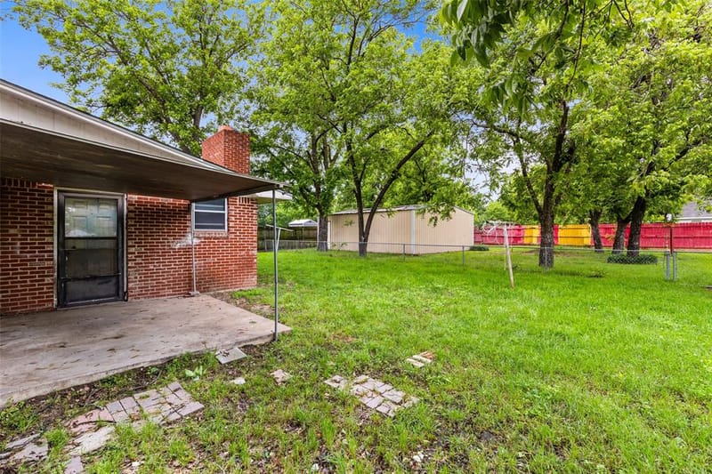 2700 Briarwood Lane, Bellmead TX 76705 - Photo 9