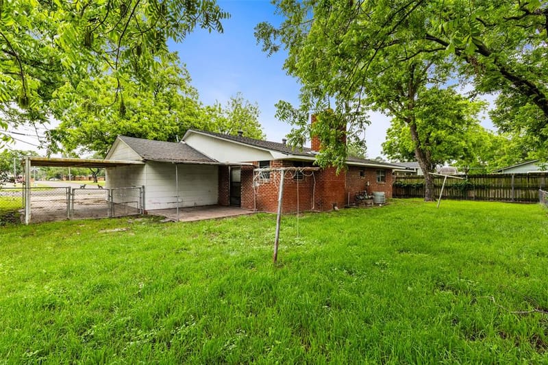 2700 Briarwood Lane, Bellmead TX 76705 - Photo 10