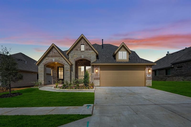 215 Seminole Trail, Alvarado TX 76009 - Photo 2