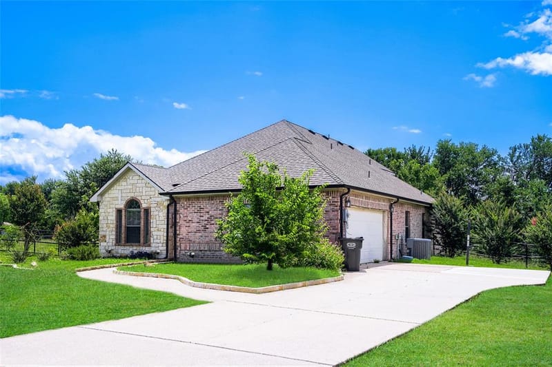 131 Avalon Drive, Princeton TX 75407 - Photo 2
