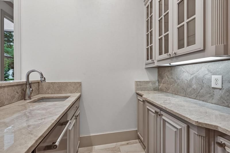 14819 Bellbrook Drive, Addison TX 75254 - Photo 11
