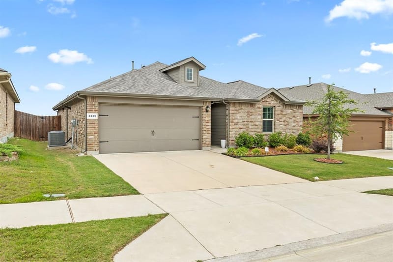 2229 Blythwood Trail, Fort Worth TX 76108 - Photo 2